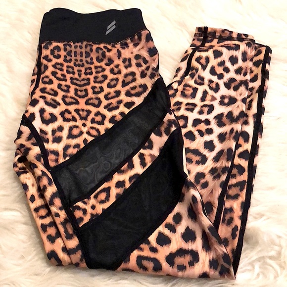 Yoga pants leopard & mesh panels NWT - Picture 1 of 3